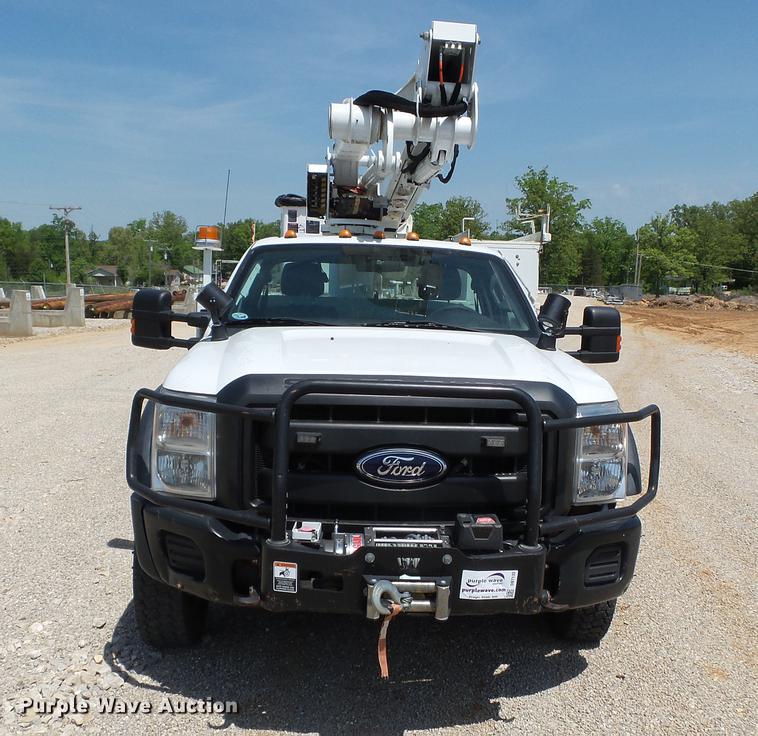 image for item DB7132 2011 Ford F550 Super Duty bucket truck
