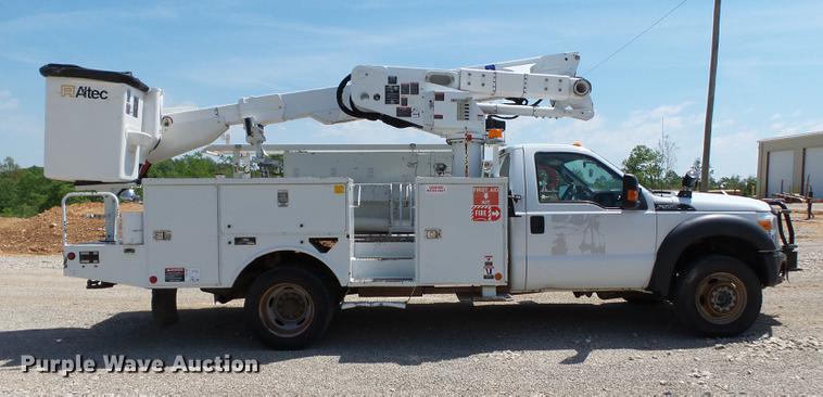 image for item DB7132 2011 Ford F550 Super Duty bucket truck