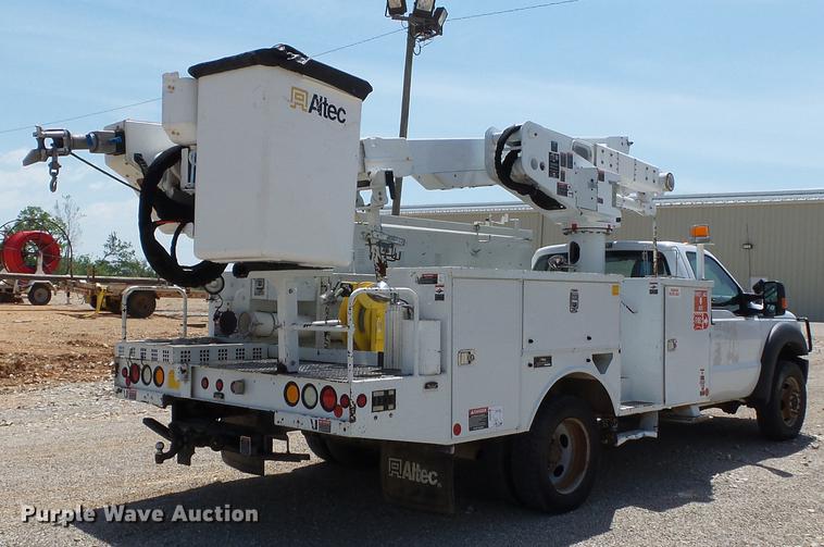 image for item DB7132 2011 Ford F550 Super Duty bucket truck
