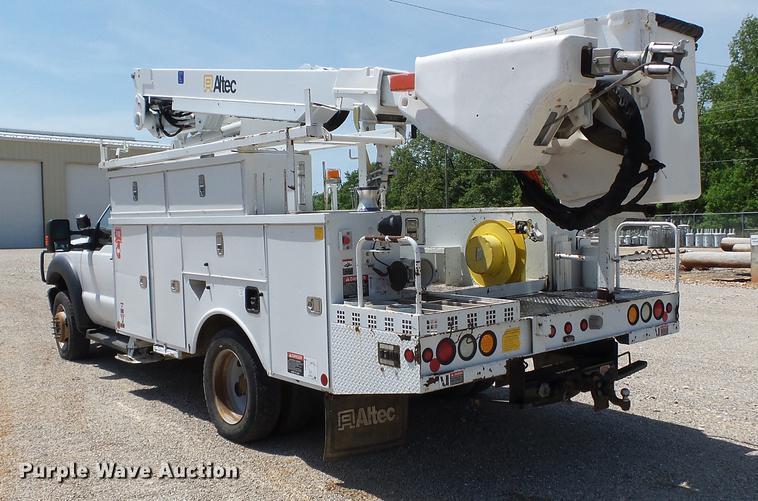 image for item DB7132 2011 Ford F550 Super Duty bucket truck