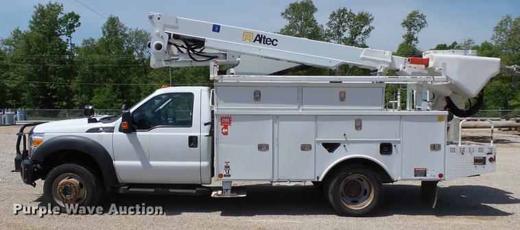 image for item DB7132 2011 Ford F550 Super Duty bucket truck