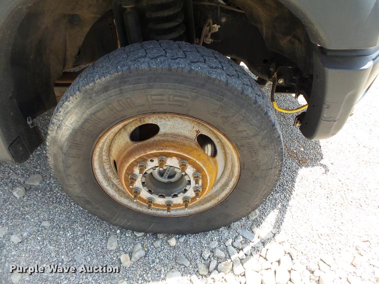 image for item DB7132 2011 Ford F550 Super Duty bucket truck