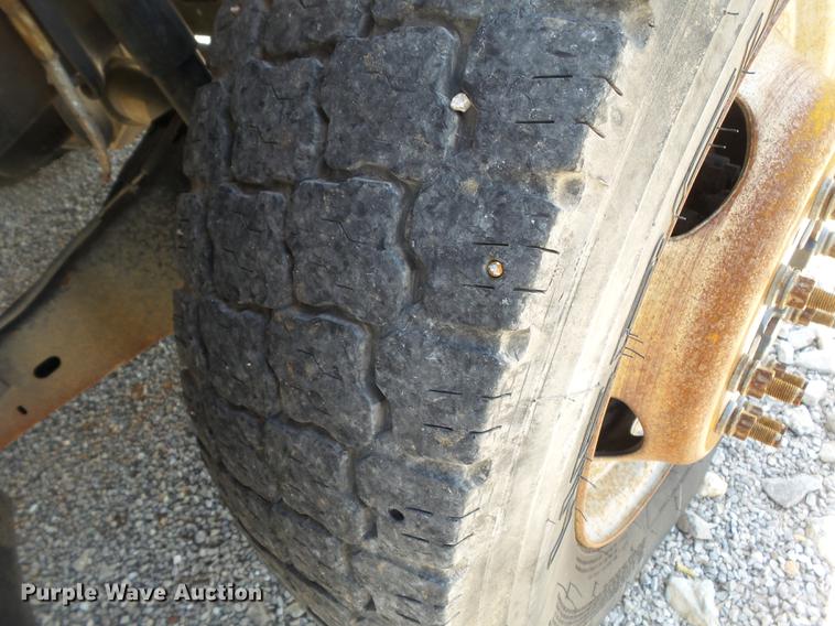 image for item DB7132 2011 Ford F550 Super Duty bucket truck