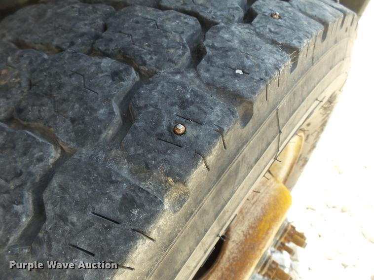 image for item DB7132 2011 Ford F550 Super Duty bucket truck