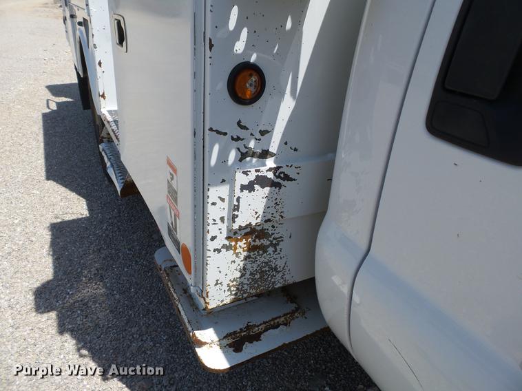 image for item DB7132 2011 Ford F550 Super Duty bucket truck