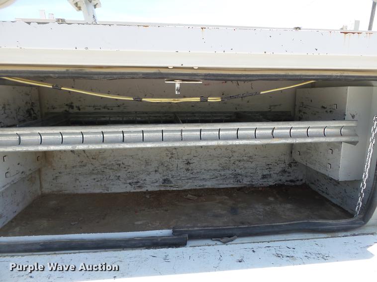 image for item DB7132 2011 Ford F550 Super Duty bucket truck