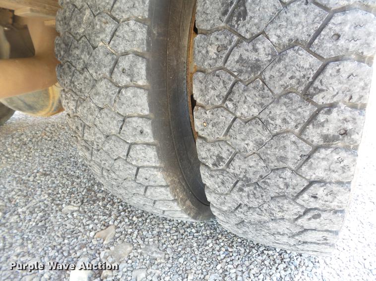 image for item DB7132 2011 Ford F550 Super Duty bucket truck