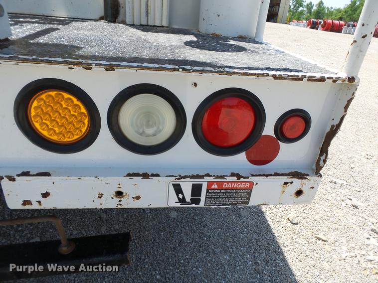 image for item DB7132 2011 Ford F550 Super Duty bucket truck