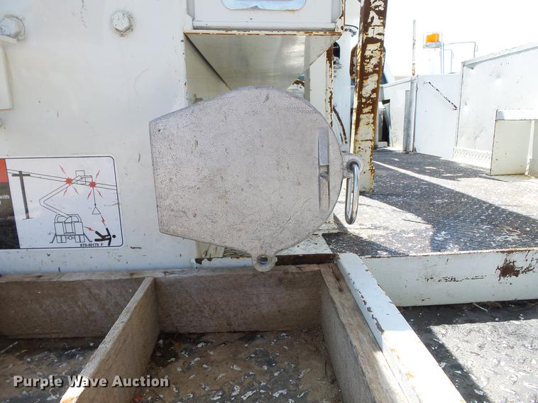 image for item DB7132 2011 Ford F550 Super Duty bucket truck