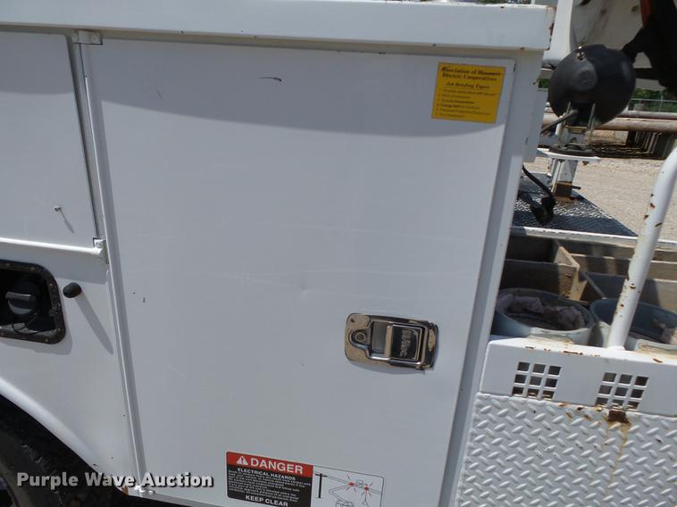 image for item DB7132 2011 Ford F550 Super Duty bucket truck