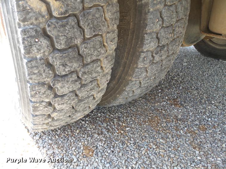 image for item DB7132 2011 Ford F550 Super Duty bucket truck