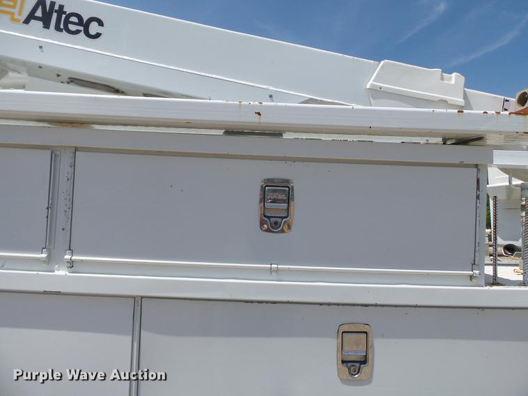 image for item DB7132 2011 Ford F550 Super Duty bucket truck