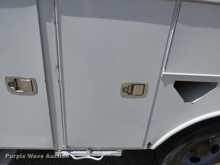 image for item DB7132 2011 Ford F550 Super Duty bucket truck