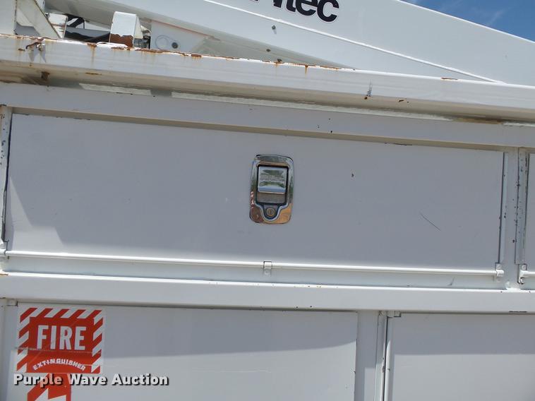 image for item DB7132 2011 Ford F550 Super Duty bucket truck