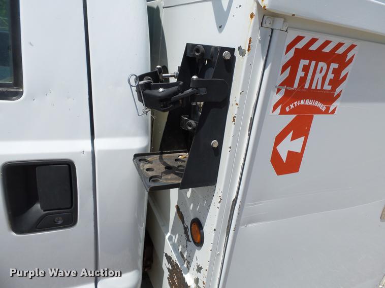 image for item DB7132 2011 Ford F550 Super Duty bucket truck