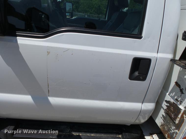 image for item DB7132 2011 Ford F550 Super Duty bucket truck