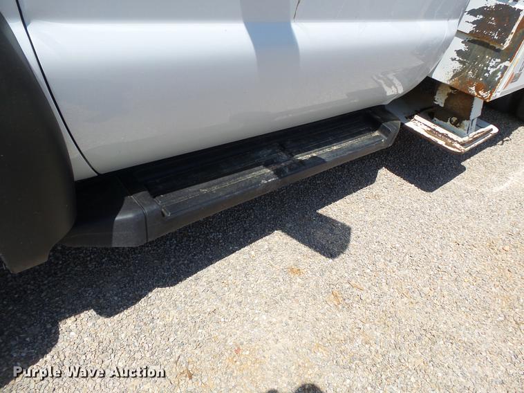image for item DB7132 2011 Ford F550 Super Duty bucket truck