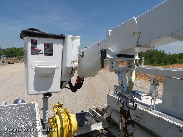 image for item DB7132 2011 Ford F550 Super Duty bucket truck