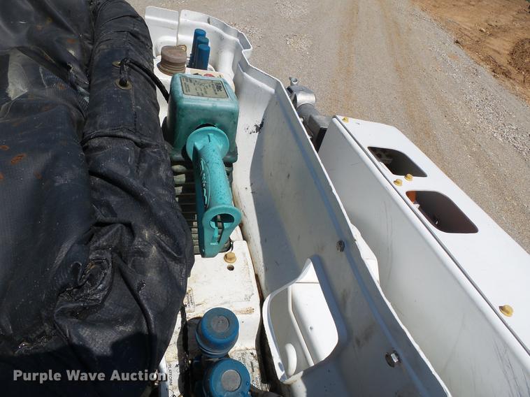 image for item DB7132 2011 Ford F550 Super Duty bucket truck