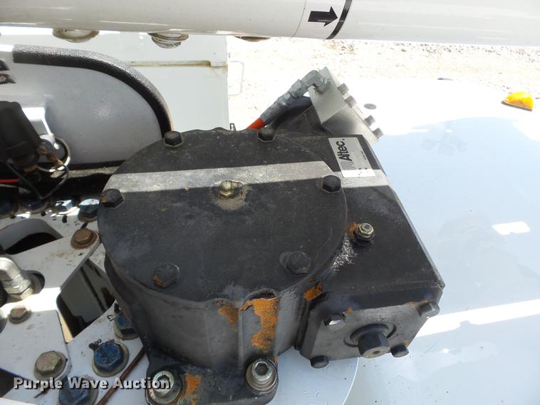 image for item DB7132 2011 Ford F550 Super Duty bucket truck