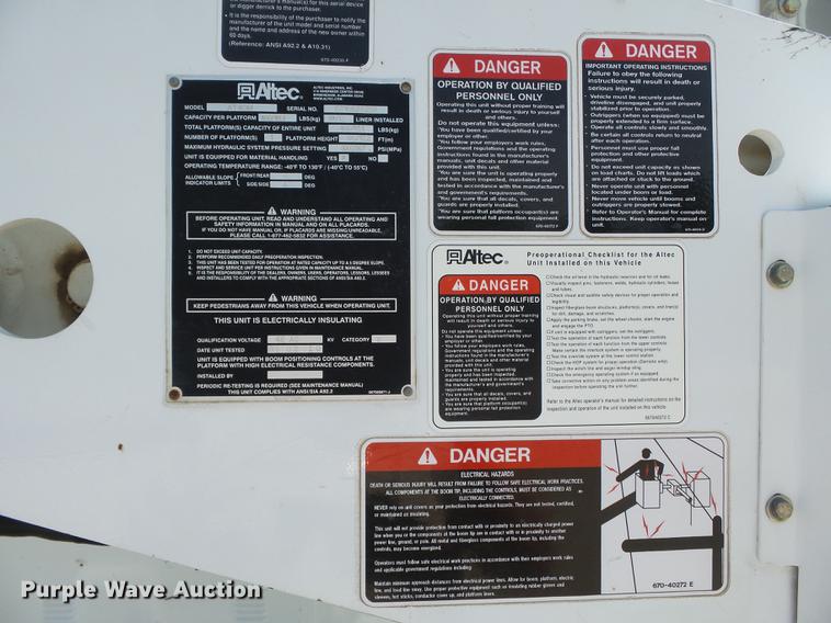 image for item DB7132 2011 Ford F550 Super Duty bucket truck