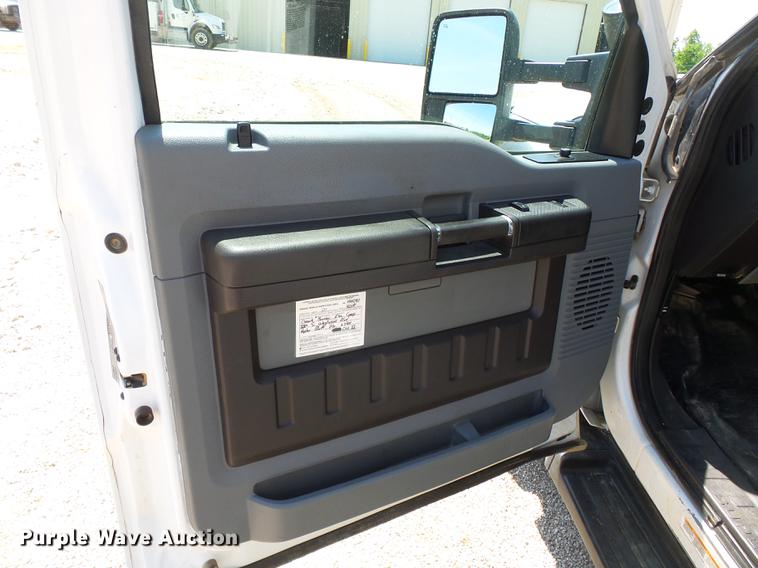 image for item DB7132 2011 Ford F550 Super Duty bucket truck