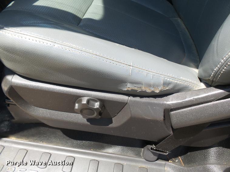 image for item DB7132 2011 Ford F550 Super Duty bucket truck