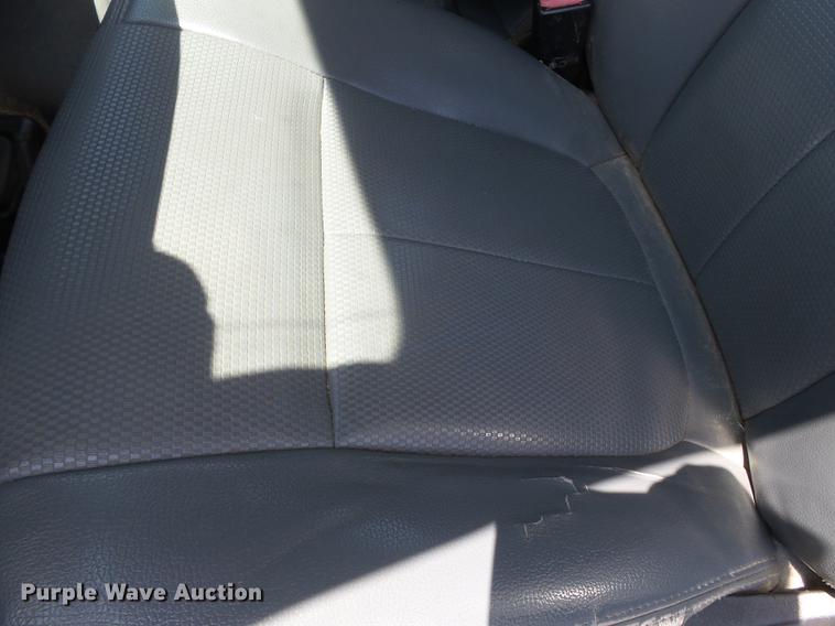 image for item DB7132 2011 Ford F550 Super Duty bucket truck