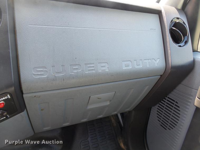 image for item DB7132 2011 Ford F550 Super Duty bucket truck