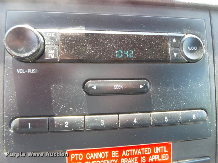 image for item DB7132 2011 Ford F550 Super Duty bucket truck