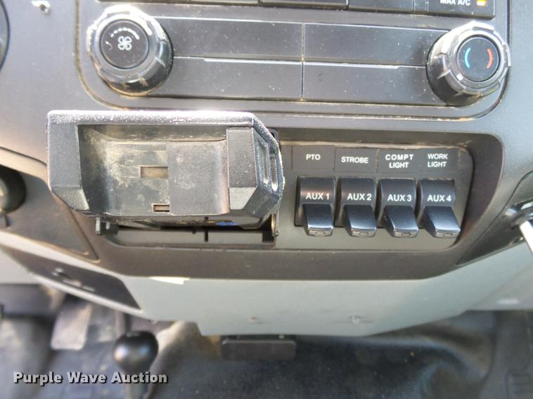 image for item DB7132 2011 Ford F550 Super Duty bucket truck