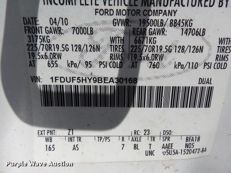 image for item DB7132 2011 Ford F550 Super Duty bucket truck