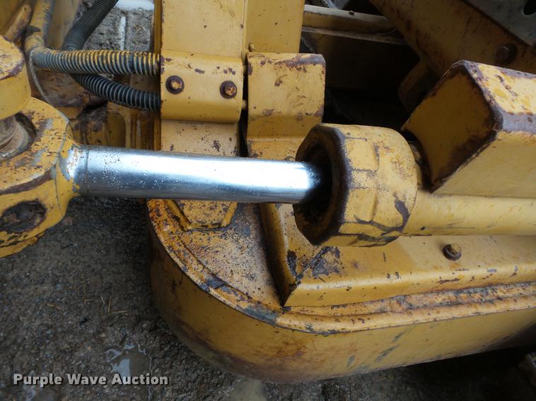 image for item DB7133 1998 Caterpillar D3C dozer