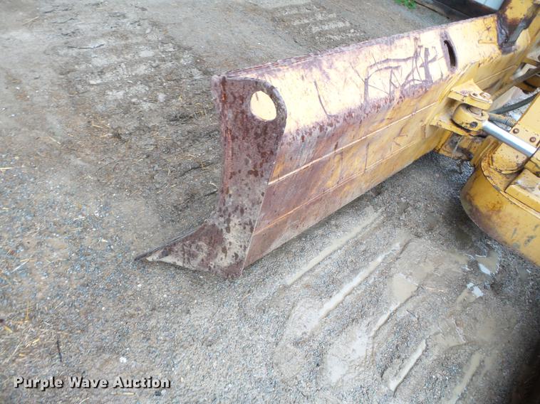 image for item DB7133 1998 Caterpillar D3C dozer