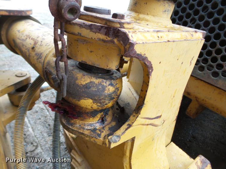 image for item DB7133 1998 Caterpillar D3C dozer