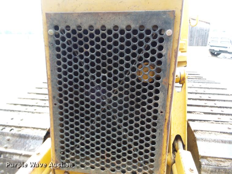 image for item DB7133 1998 Caterpillar D3C dozer