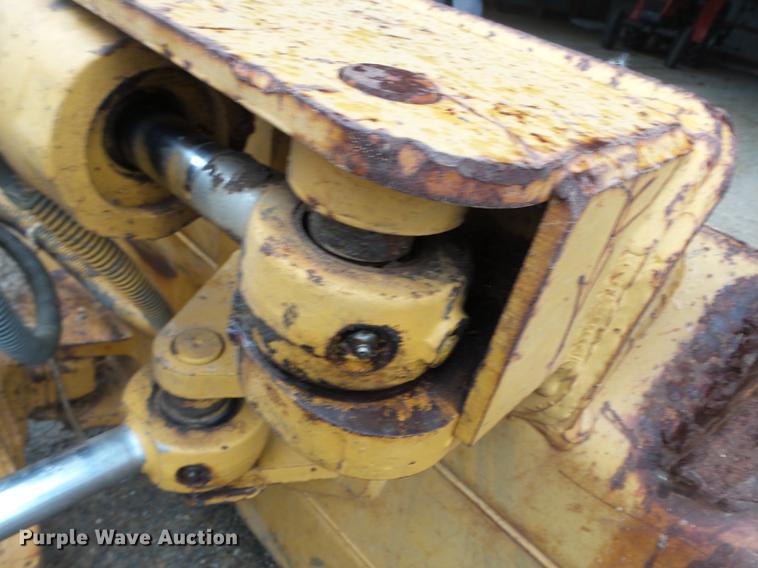 image for item DB7133 1998 Caterpillar D3C dozer