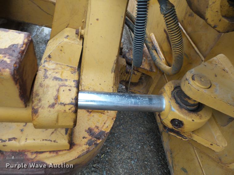 image for item DB7133 1998 Caterpillar D3C dozer
