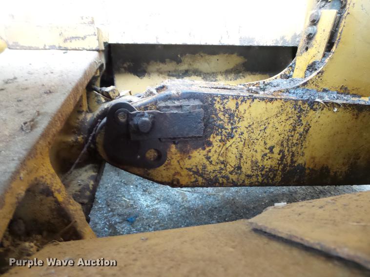 image for item DB7133 1998 Caterpillar D3C dozer