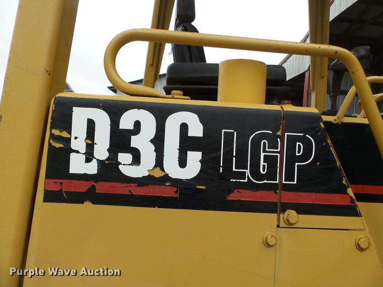 image for item DB7133 1998 Caterpillar D3C dozer
