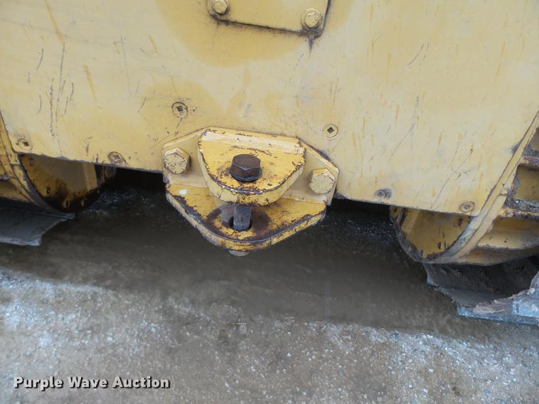 image for item DB7133 1998 Caterpillar D3C dozer
