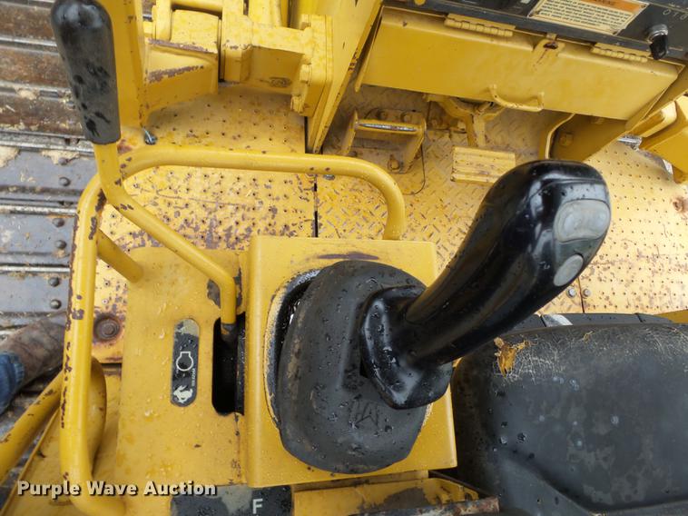 image for item DB7133 1998 Caterpillar D3C dozer