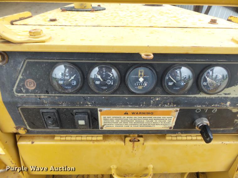 image for item DB7133 1998 Caterpillar D3C dozer