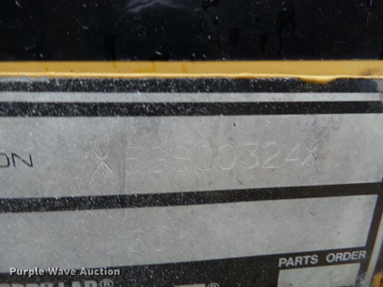 image for item DB7133 1998 Caterpillar D3C dozer