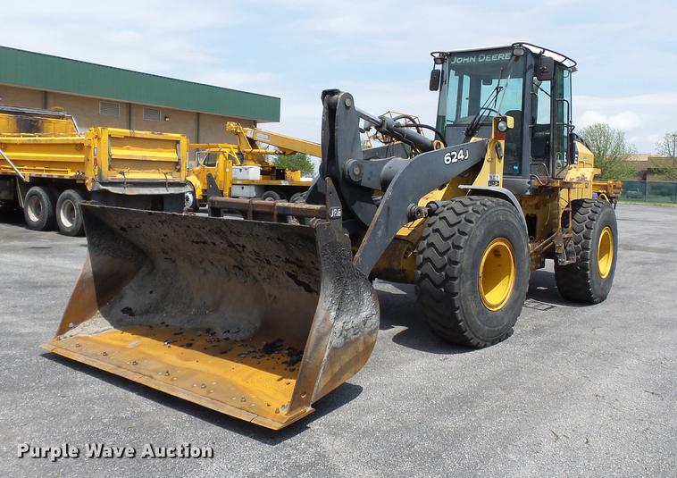 image for item DB7142 2004 John Deere 624J wheel loader