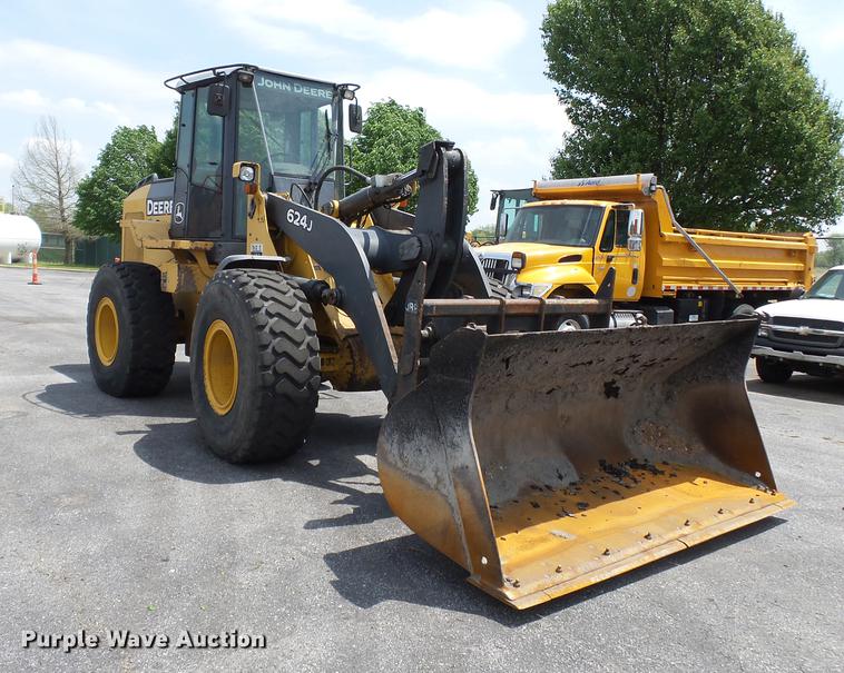 image for item DB7142 2004 John Deere 624J wheel loader