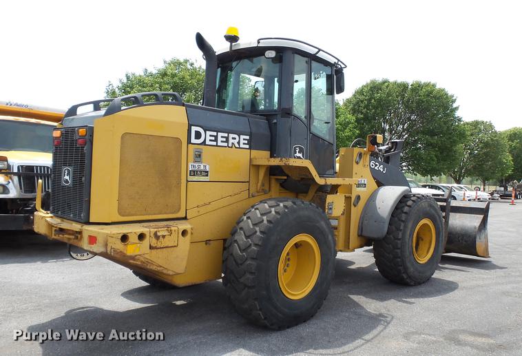 image for item DB7142 2004 John Deere 624J wheel loader
