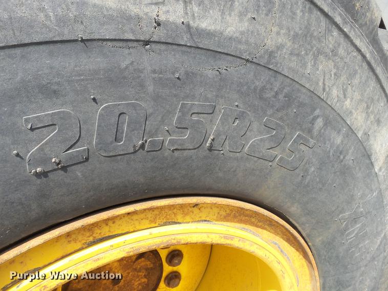 image for item DB7142 2004 John Deere 624J wheel loader