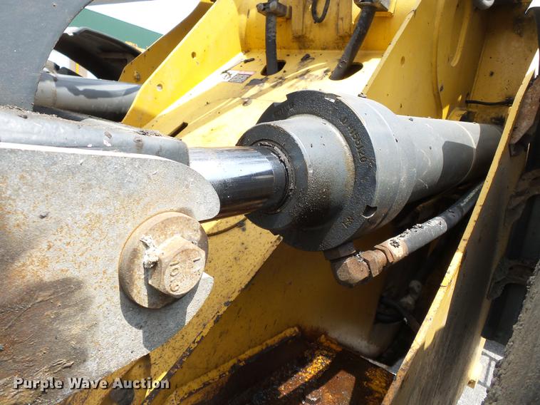 image for item DB7142 2004 John Deere 624J wheel loader