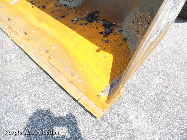 image for item DB7142 2004 John Deere 624J wheel loader